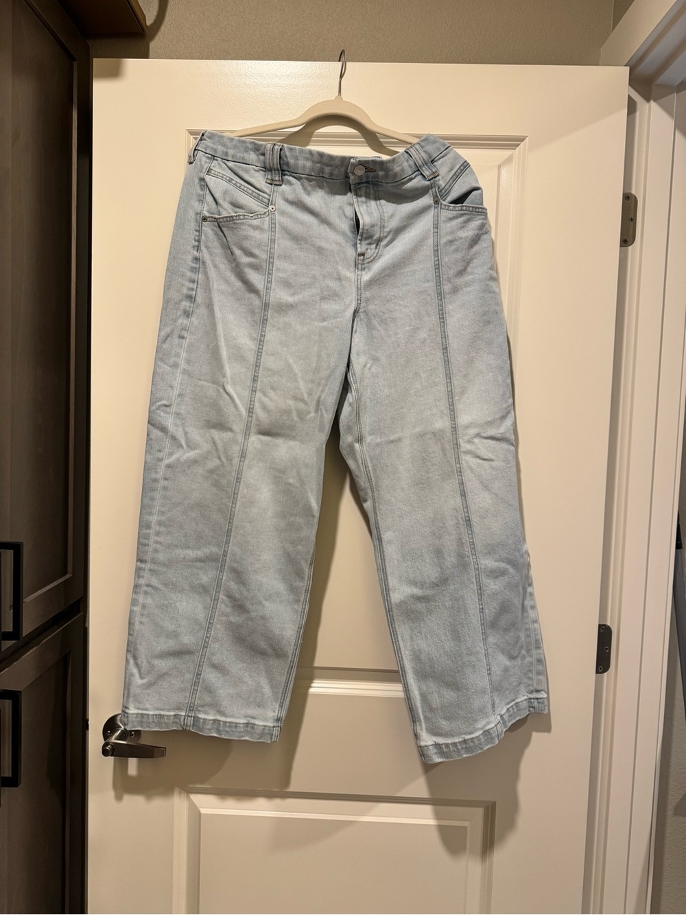 American Eagle Outfitters Light Blue Wide-Leg Jeans - Picture 2 of 5